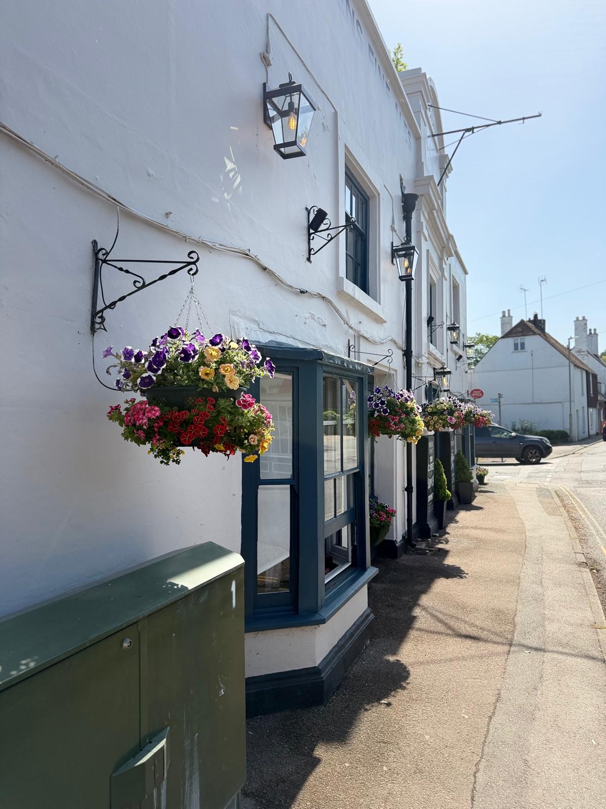 The Red Lion Inn Bridge outside on High street
